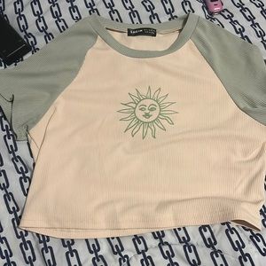 SHEIN Cropped sun tee beige and turquoise